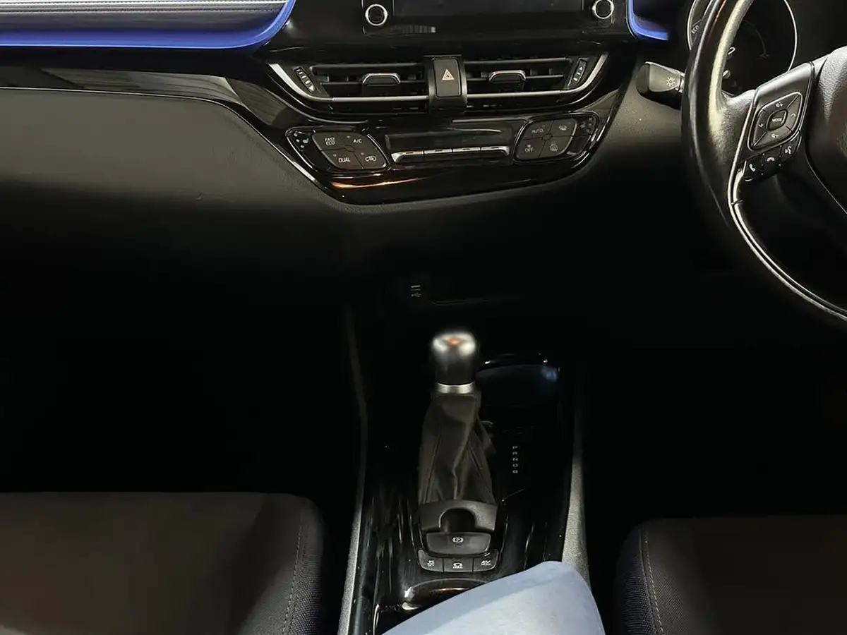 2020-toyota-c-hr-18-vvt-i-dynamic-big-16