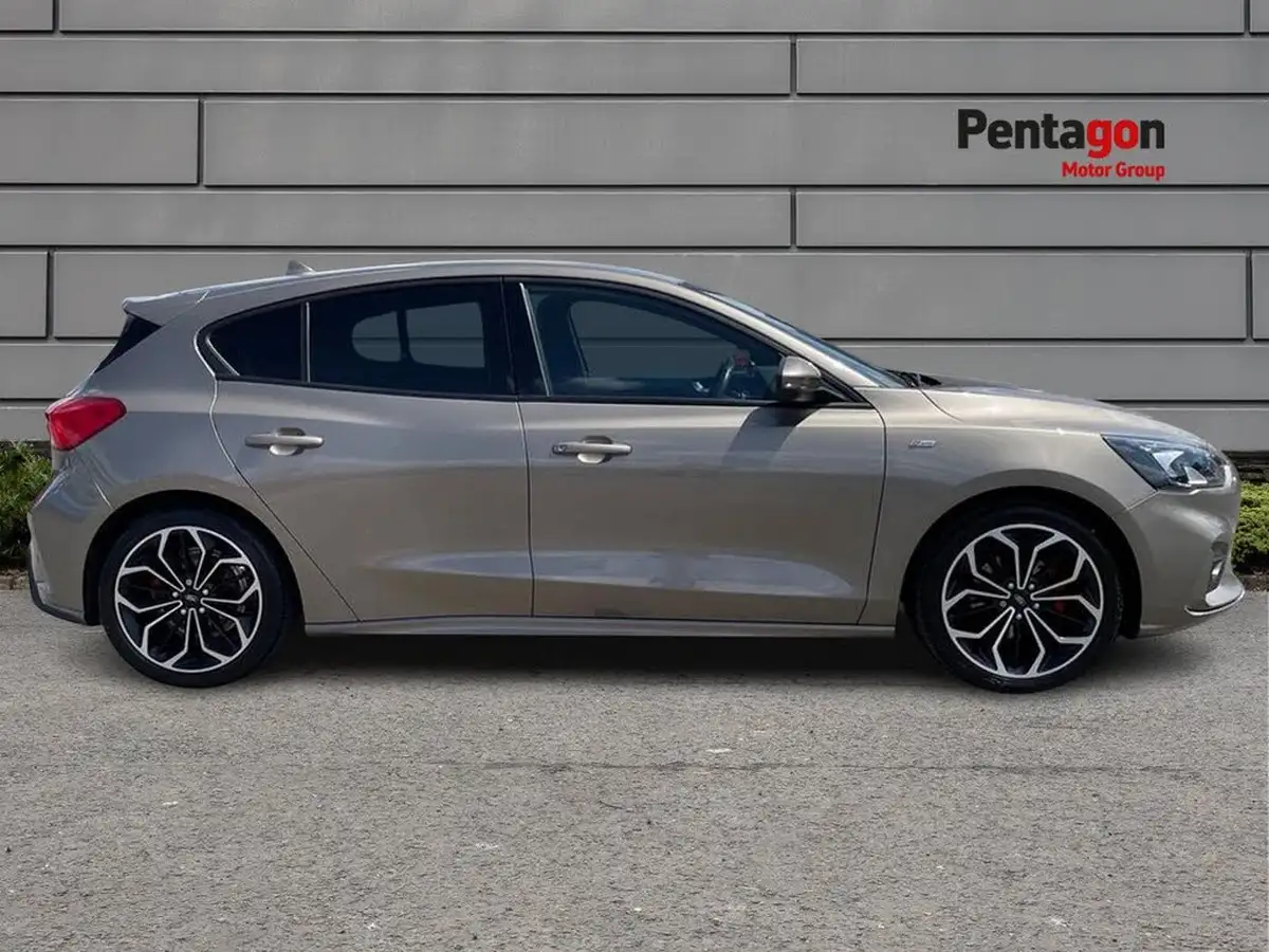 2019-ford-focus-10t-st-line-x-hatchback-big-12