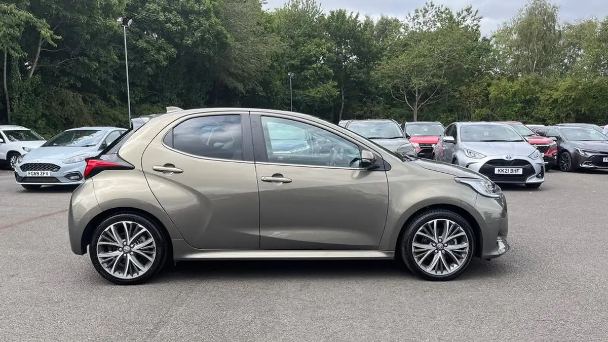 2023-toyota-yaris-15-vvt-i-excel-big-15