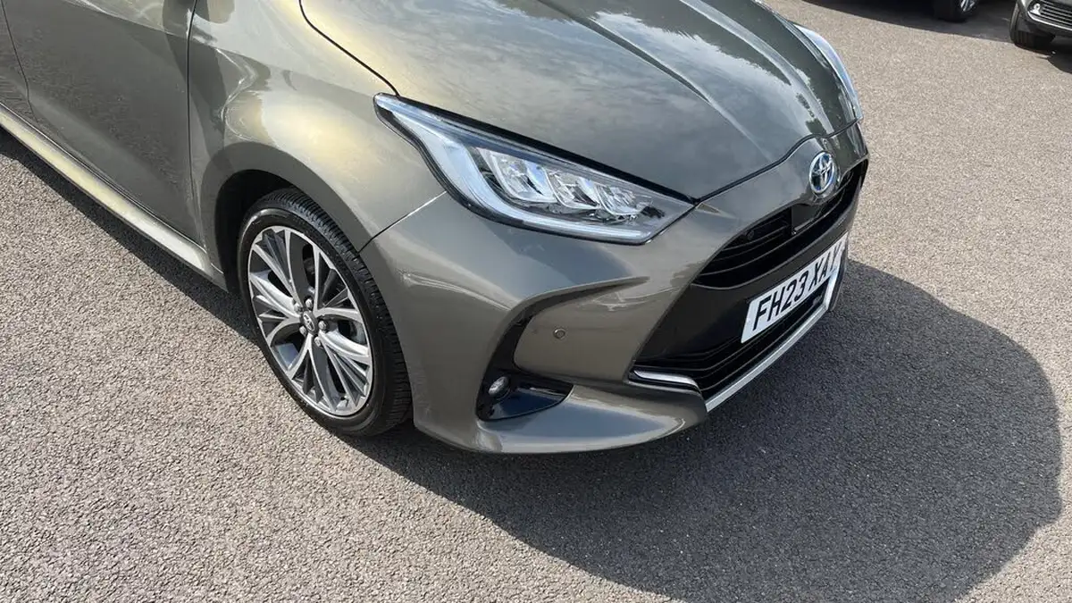 2023-toyota-yaris-15-vvt-i-excel-big-39