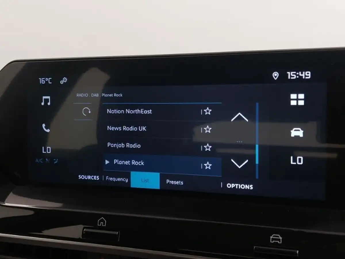 2023-citroen-c4-12-puretech-sense-big-13
