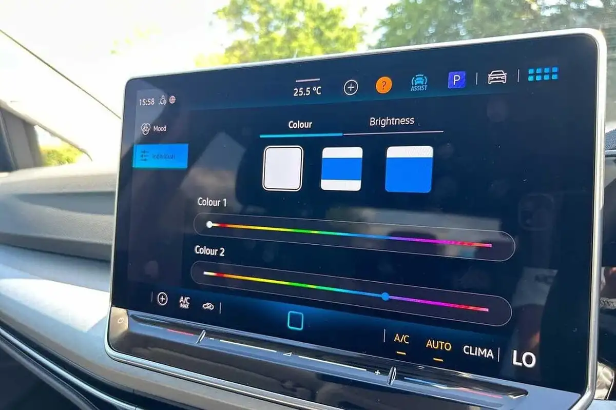 2025-volkswagen-golf-15-etsi-match-big-27