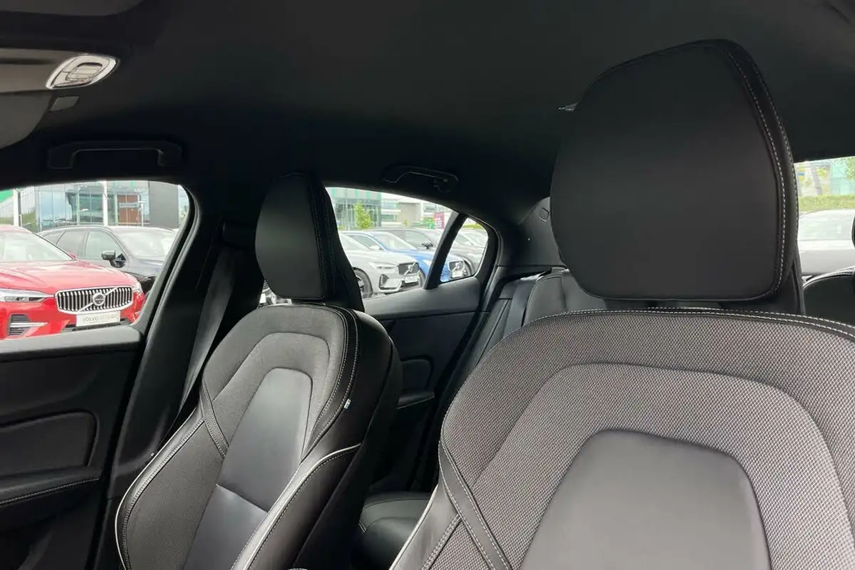 2021-volvo-s60-20-t8-r-design-455bhp-big-27