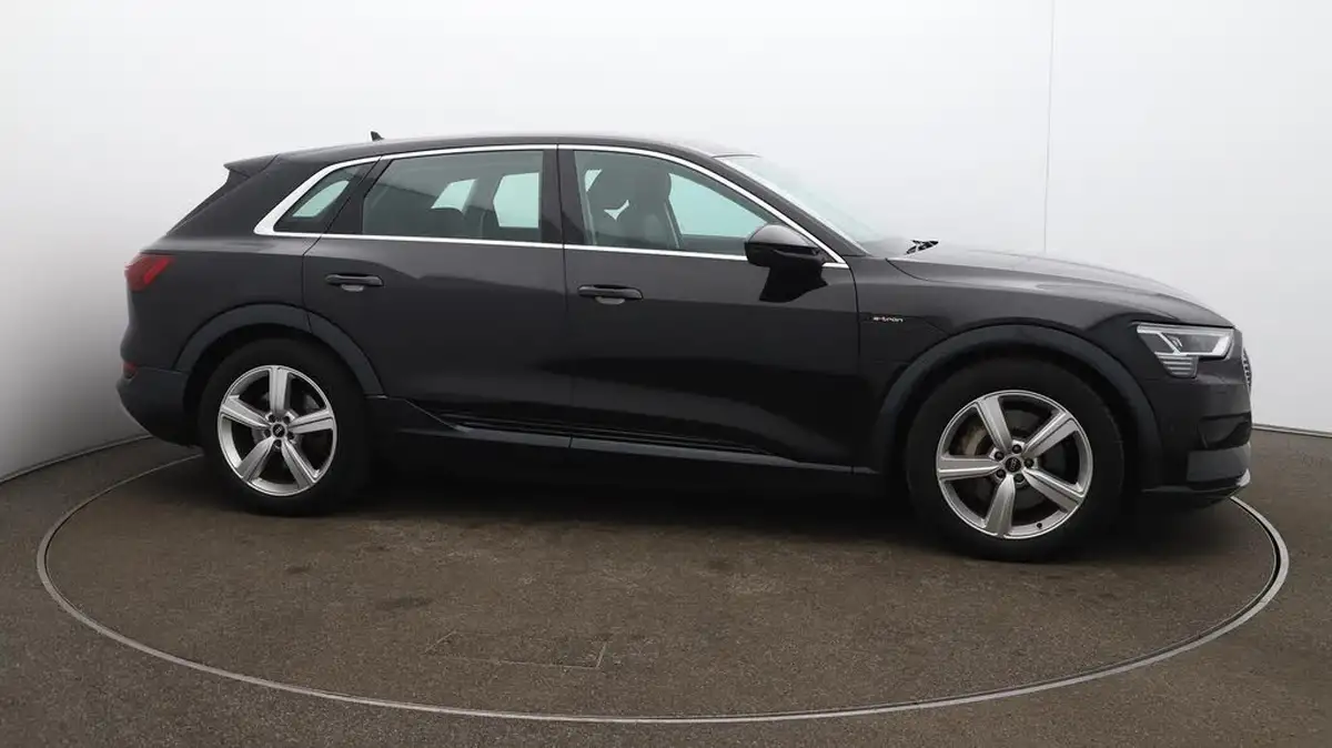 2022-audi-e-tron-55e-technik-station-wagon-big-49