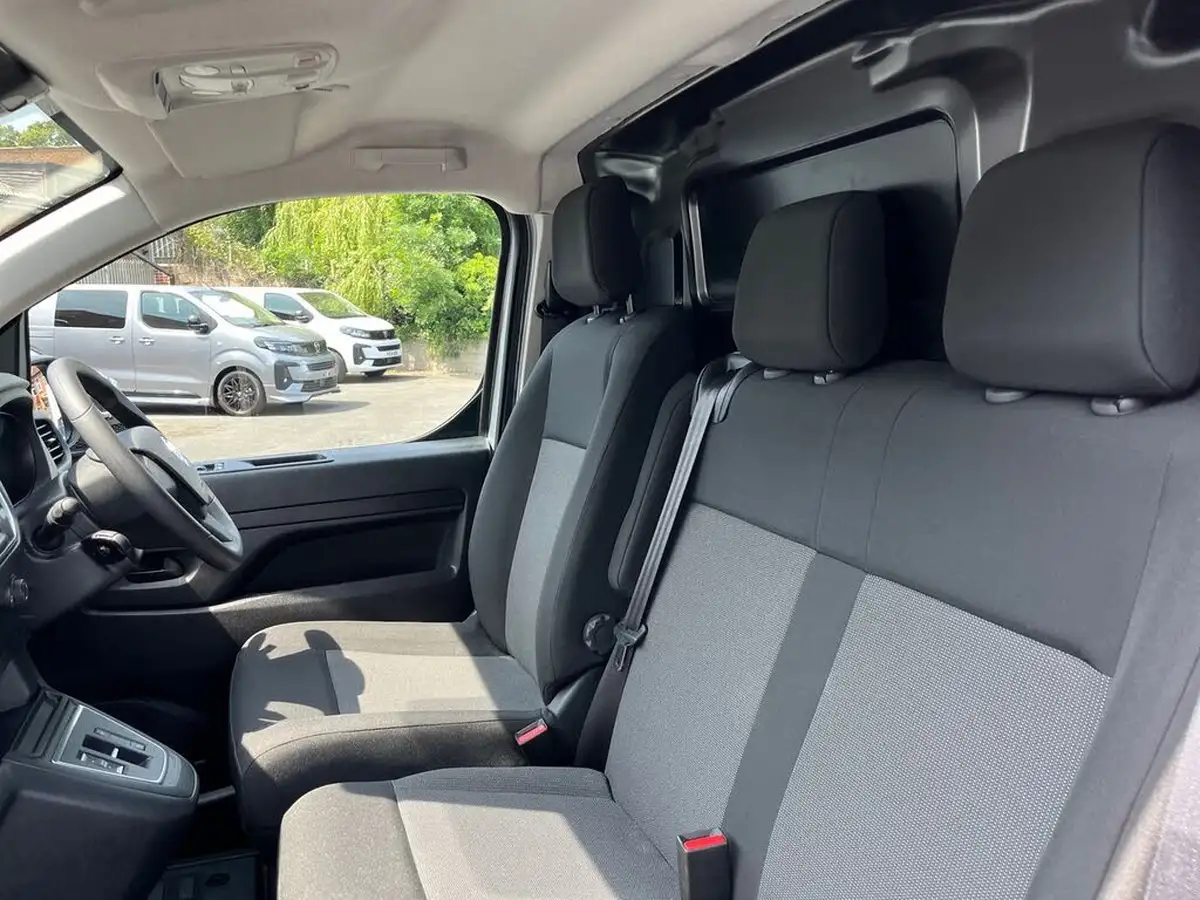 2023-vauxhall-vivaro-e-3100-75kwh-l1h1-prime-panel-van-big-8