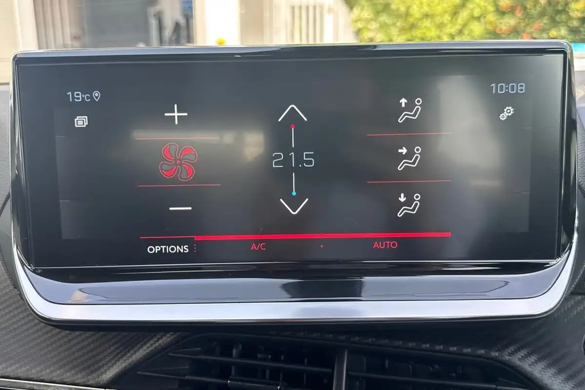2021-peugeot-2008-suv-12-puretech-allure-premium-100bhp-big-27