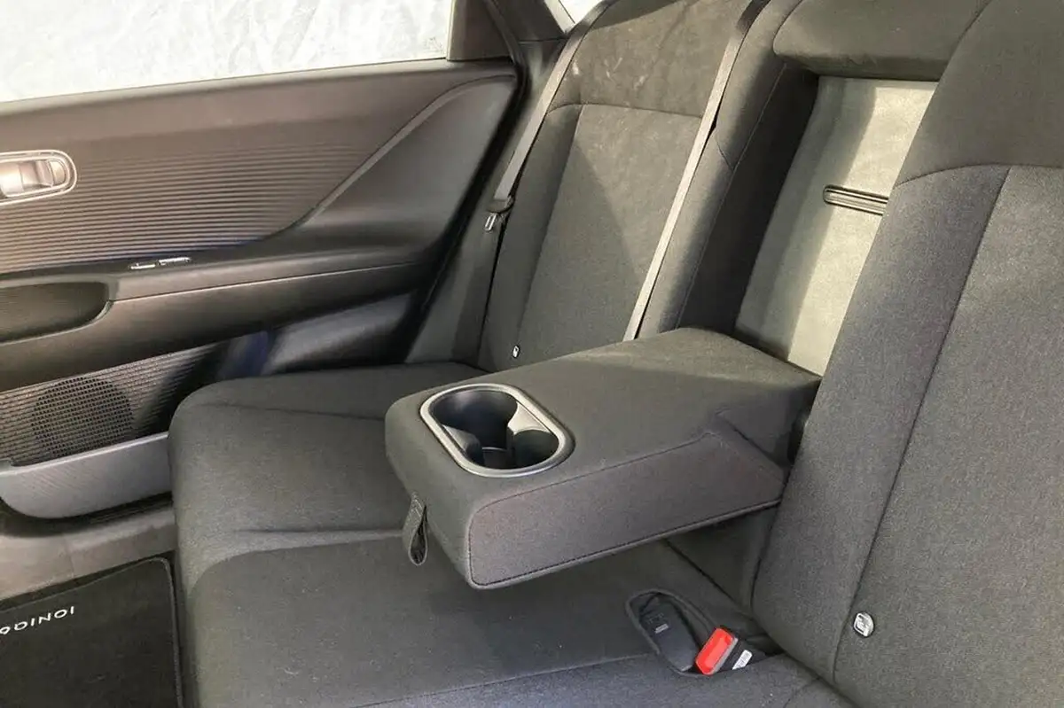 2024-hyundai-ioniq-6-e-premium-228ps-single-rwd-big-34