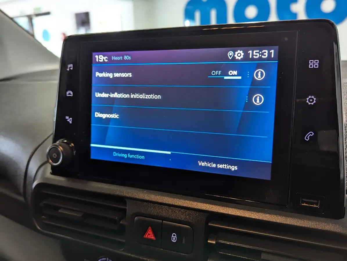 2020-peugeot-partner-15-bluehdi-1000-professional-100ps-eu6dt-panel-big-22