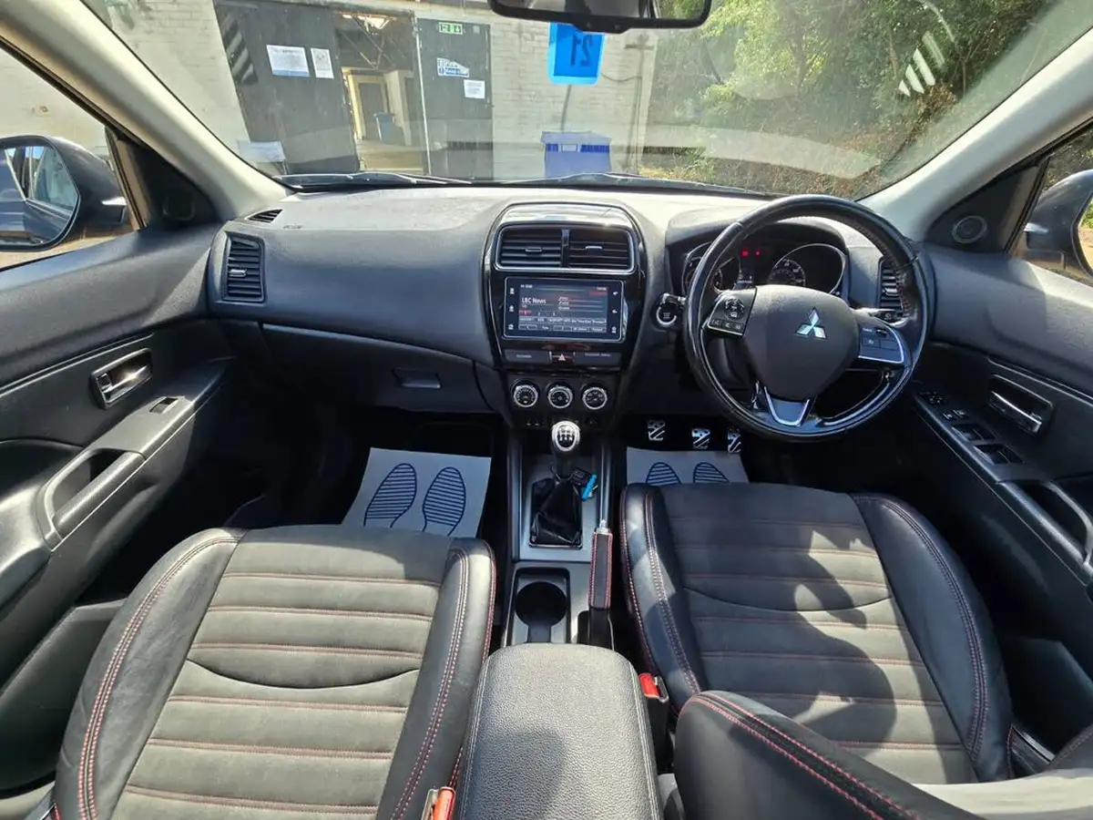 2019-mitsubishi-asx-16-black-big-11