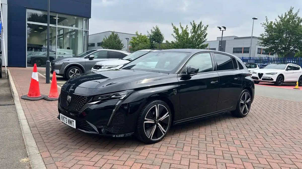 2023-peugeot-308-12-puretech-gt-130ps-ss-eat8-big-6