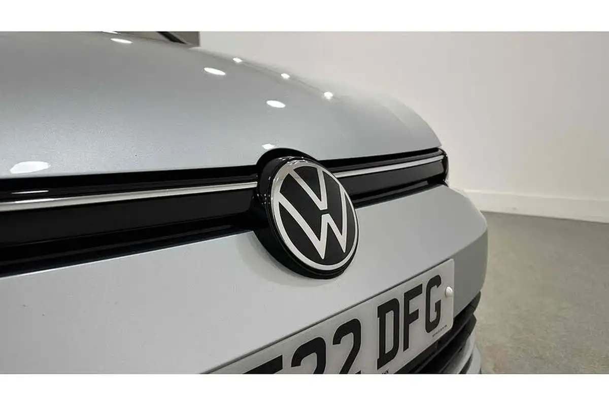 2022-volkswagen-golf-20tdi-life-hatchback-big-17