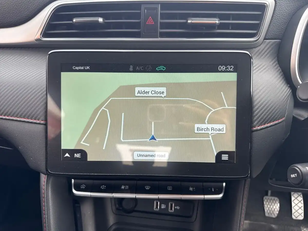 2021-mg-zs-suv-15-vti-tech-exclusive-big-19