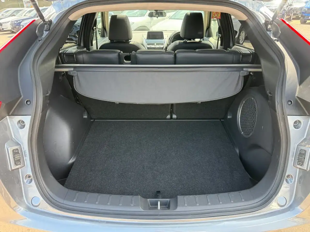 2018-mitsubishi-eclipse-cross-15-4-big-13