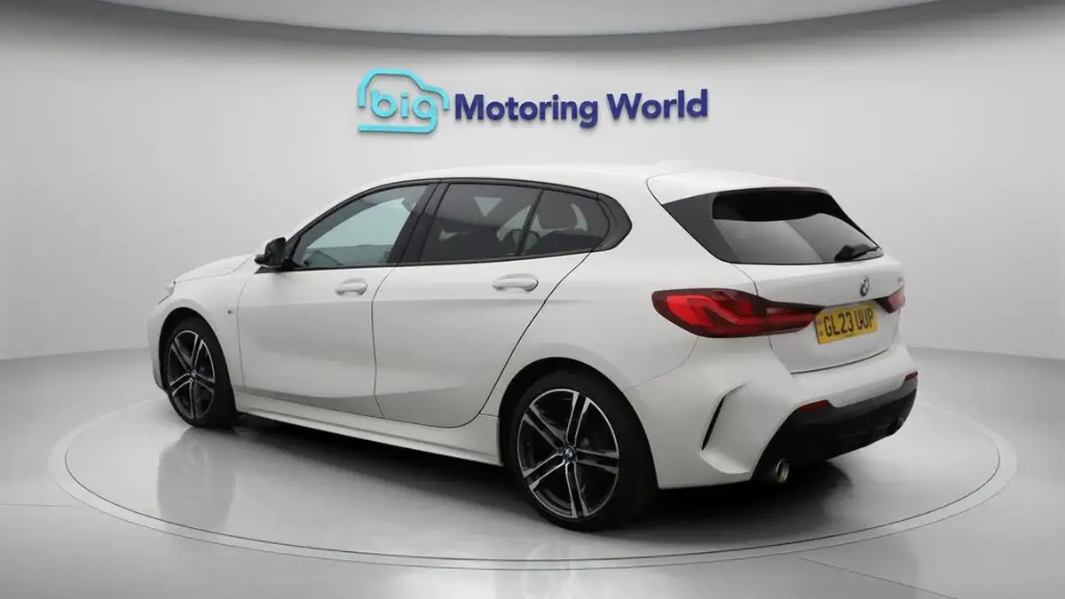 2023-bmw-1-series-15-118i-m-sport-lcp-dct-big-5
