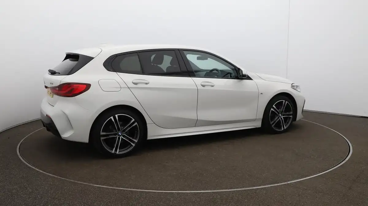 2023-bmw-1-series-15-118i-m-sport-lcp-dct-big-53