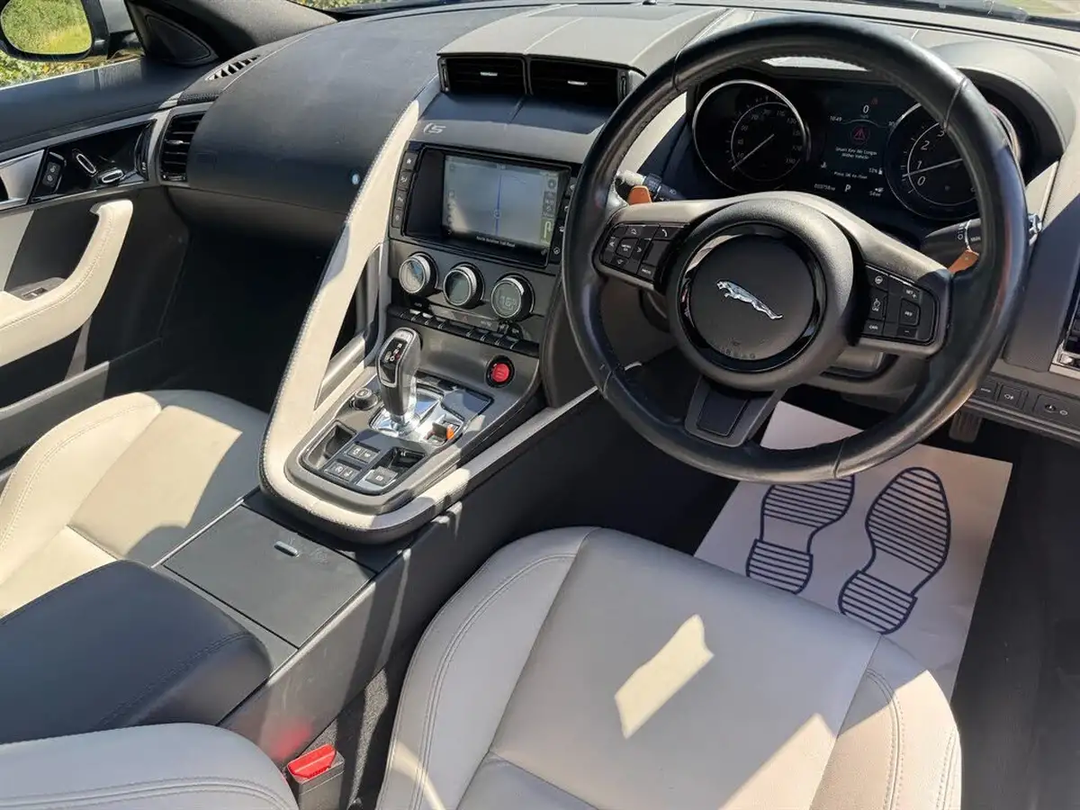 2015-jaguar-f-type-30-s-coupe-quickshift-big-5