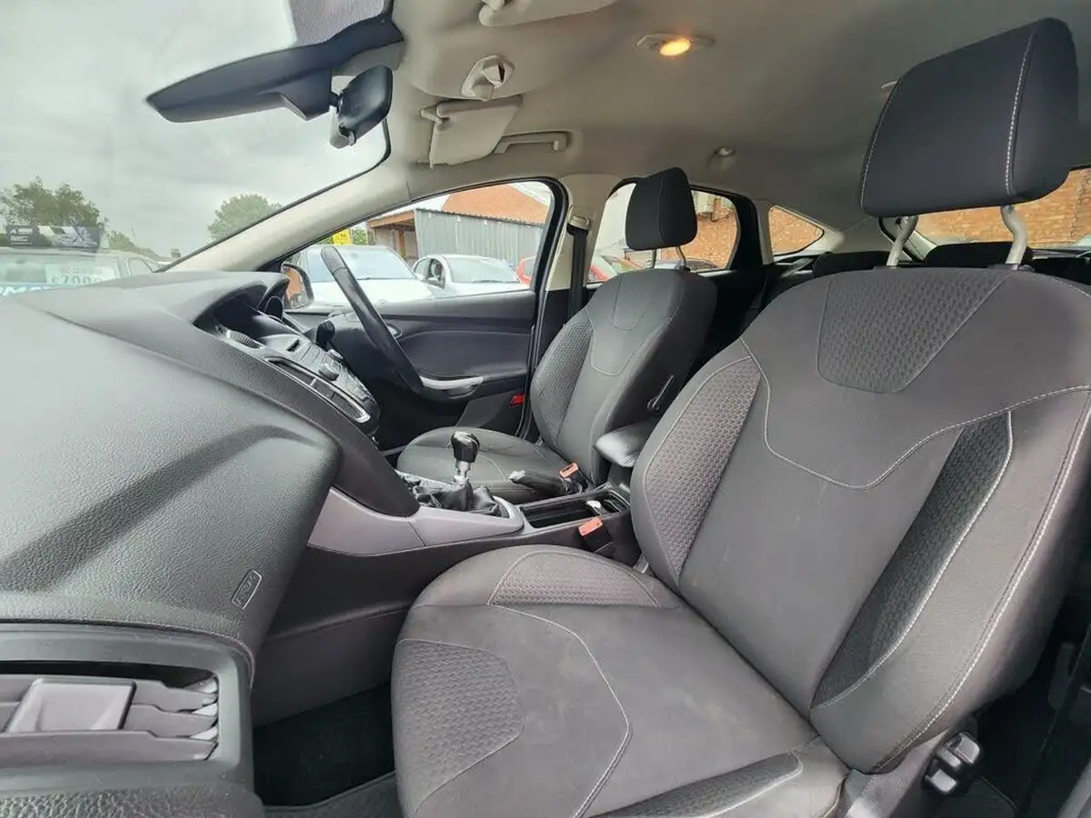 2014-ford-focus-16tdci-zetec-115ps-ss-hatchback-big-23