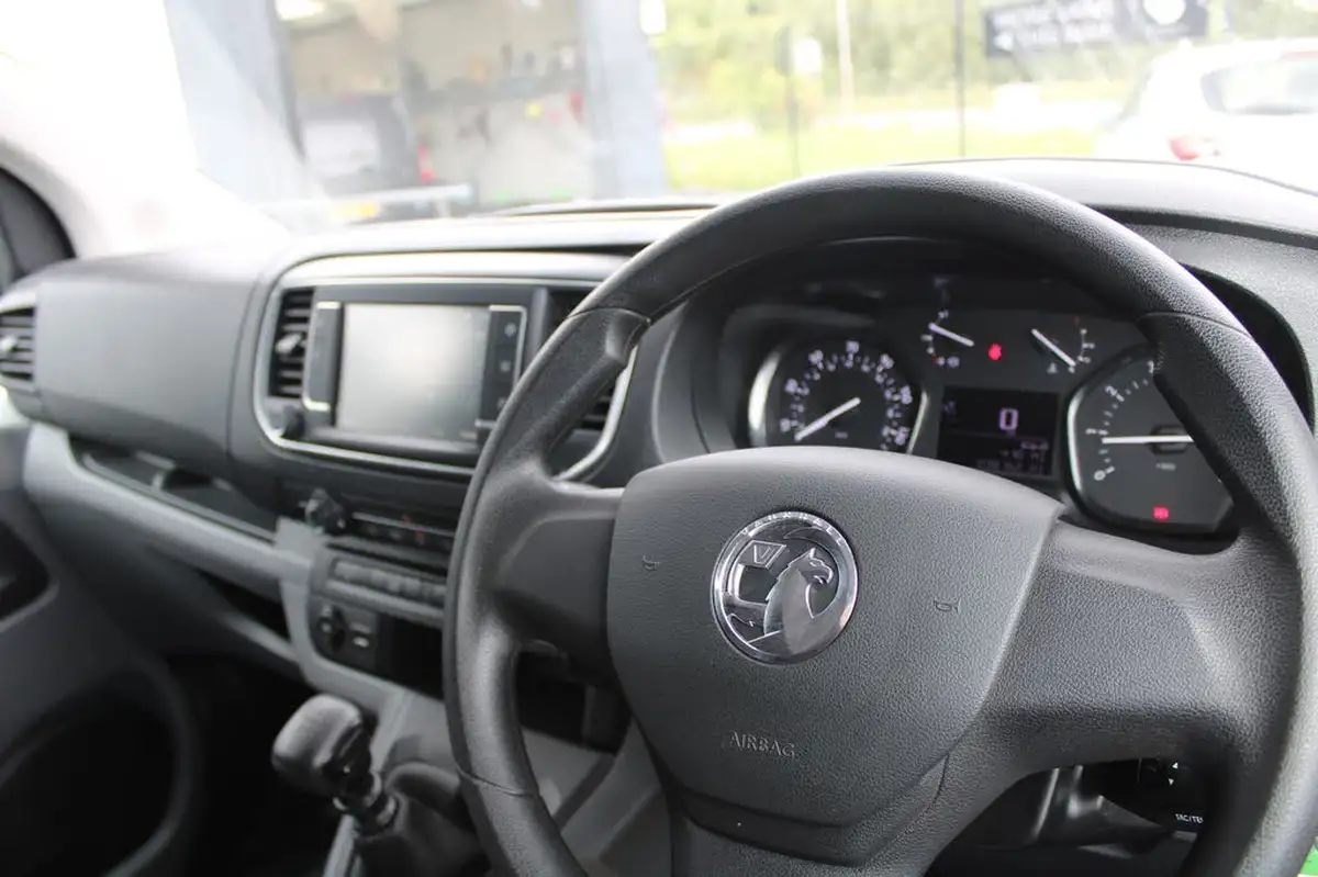 2023-vauxhall-vivaro-15td-2700-l1h1-dynamic-120pseu6d-big-37
