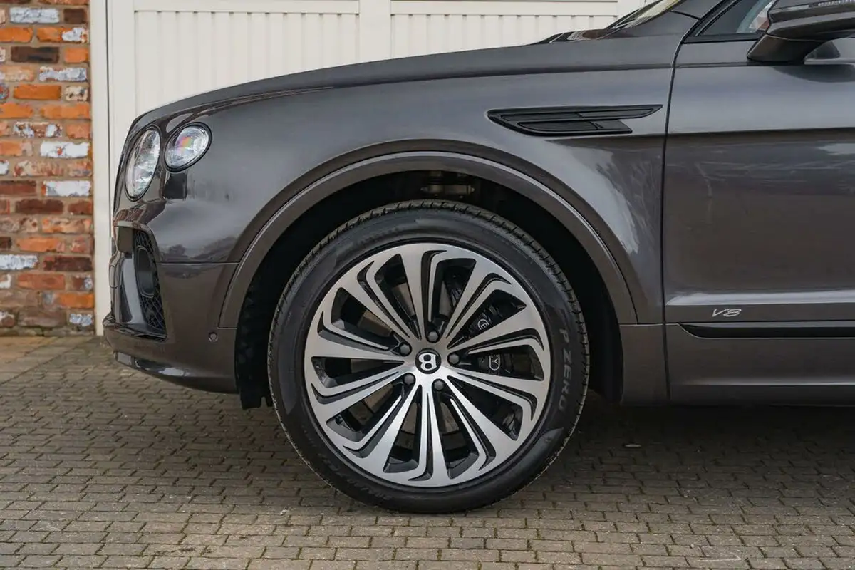 2020-bentley-bentayga-40-v8-550ps-big-13