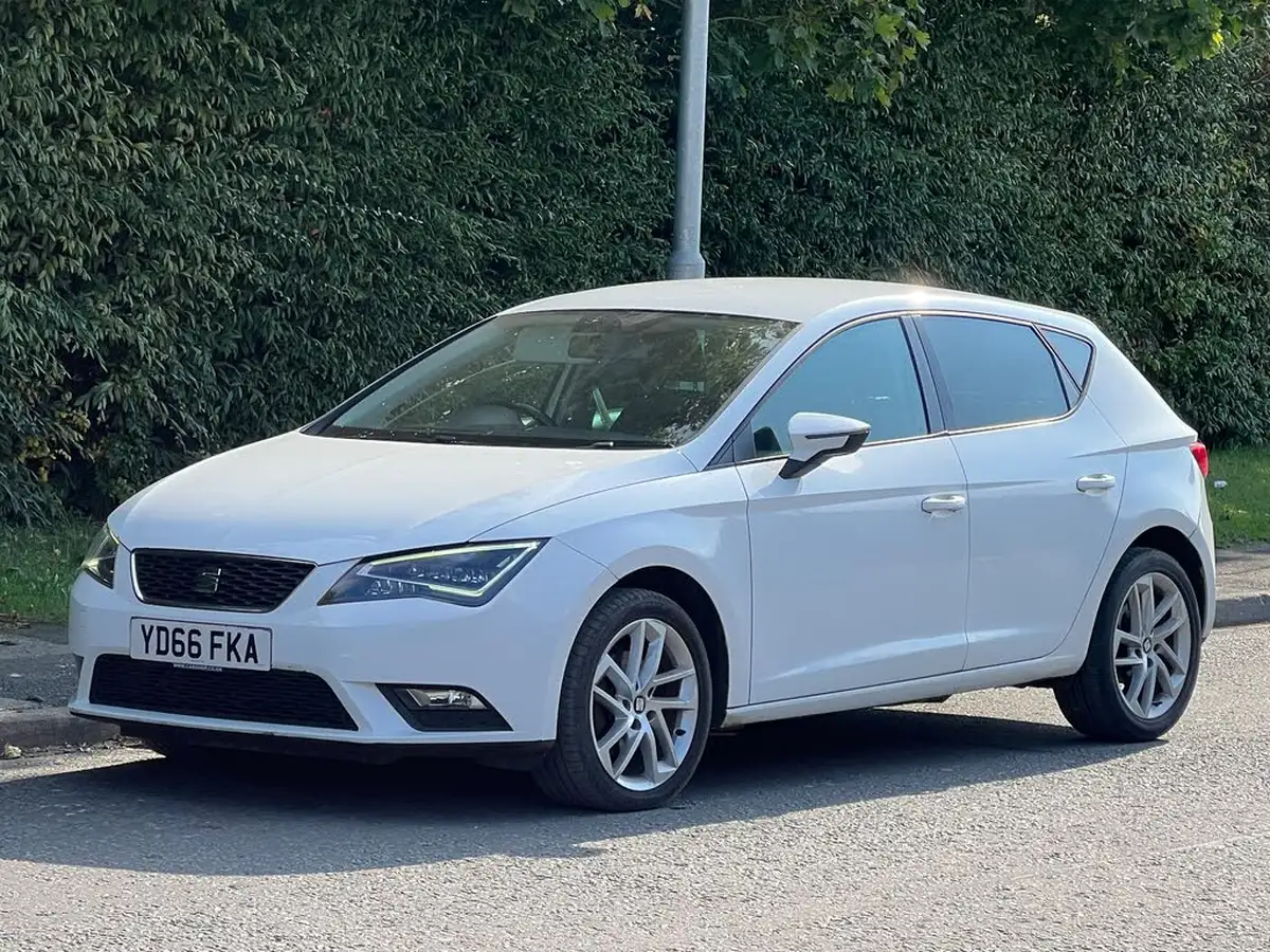 2016-seat-leon-16tdi-se-dynamic-tech-pack-tech-pack-hatchback-big-0