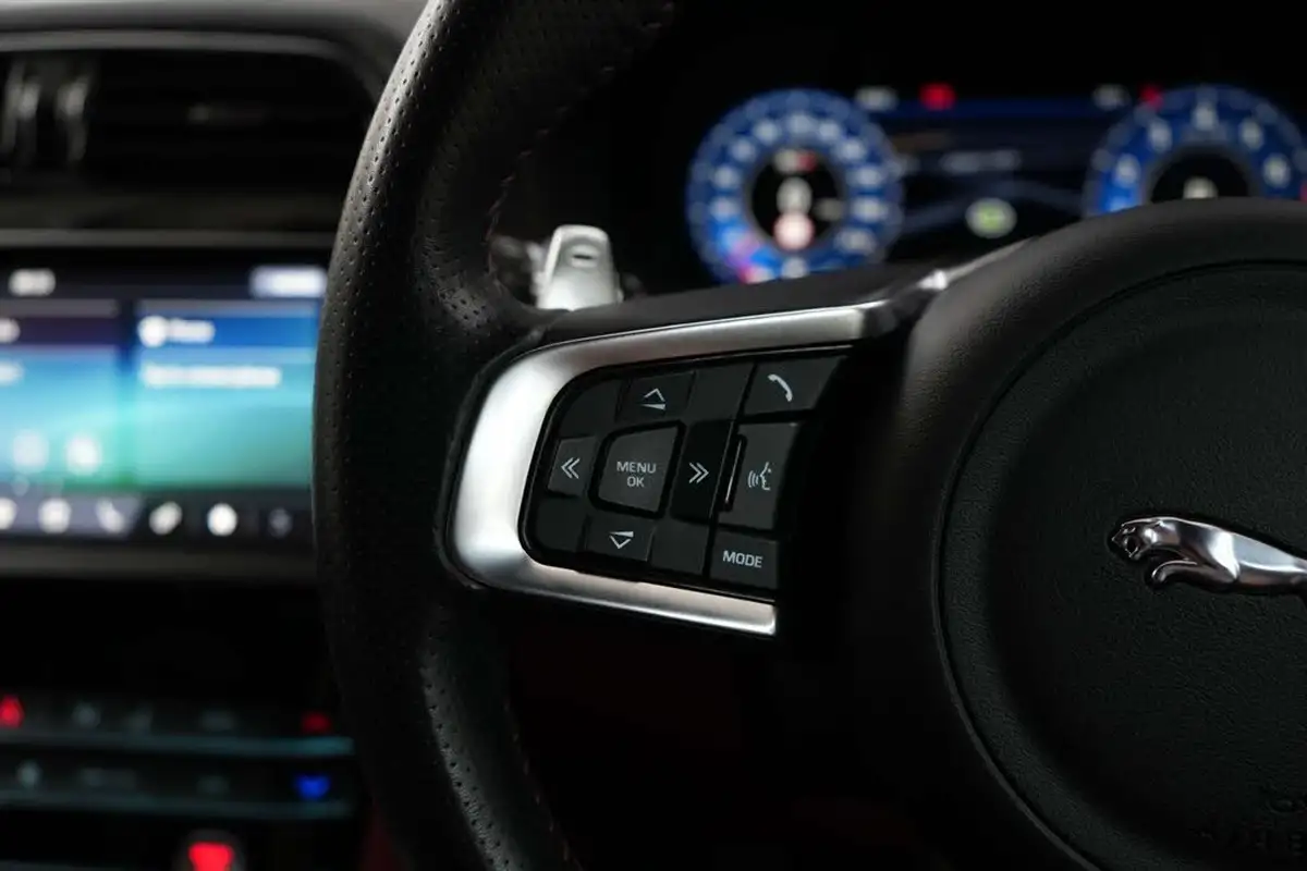 2020-jaguar-f-pace-50-v8-svr-big-44