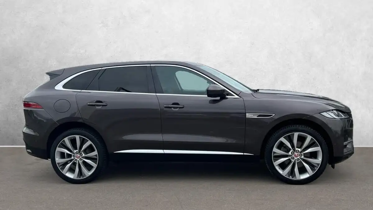 2021-jaguar-f-pace-20-d200-hse-mhev-big-4