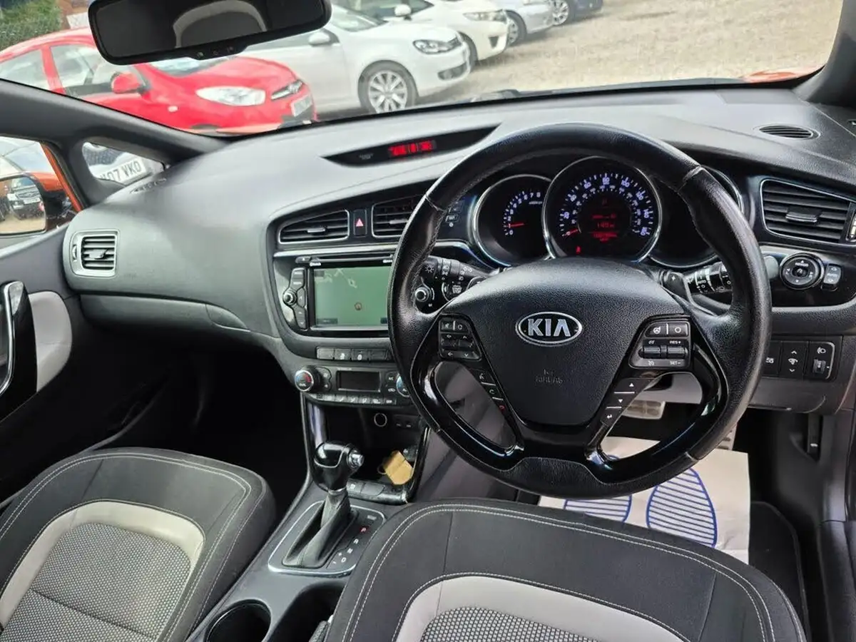 2014-kia-pro-ceed-16-se-dct-big-13