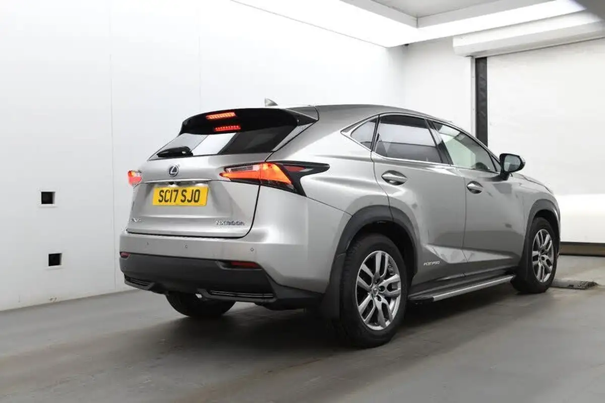 2017-lexus-nx-300h-25-luxury-big-10