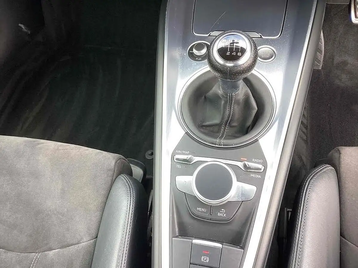 2016-audi-tt-coupe-18-tfsi-s-line-big-16