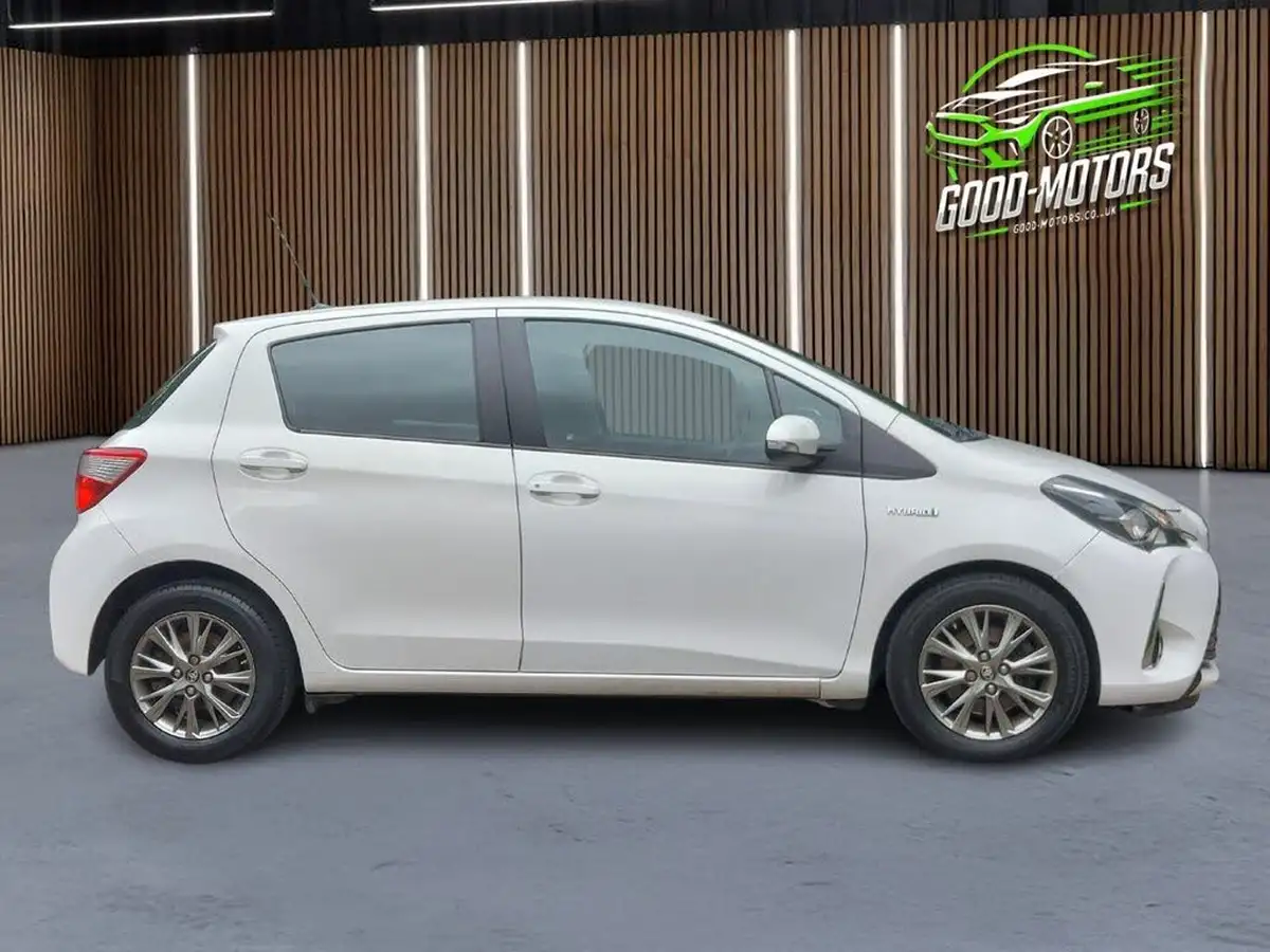 2020-toyota-yaris-15-vvt-i-icon-98bhp-hybrid-1497cc-e-cvt-big-10