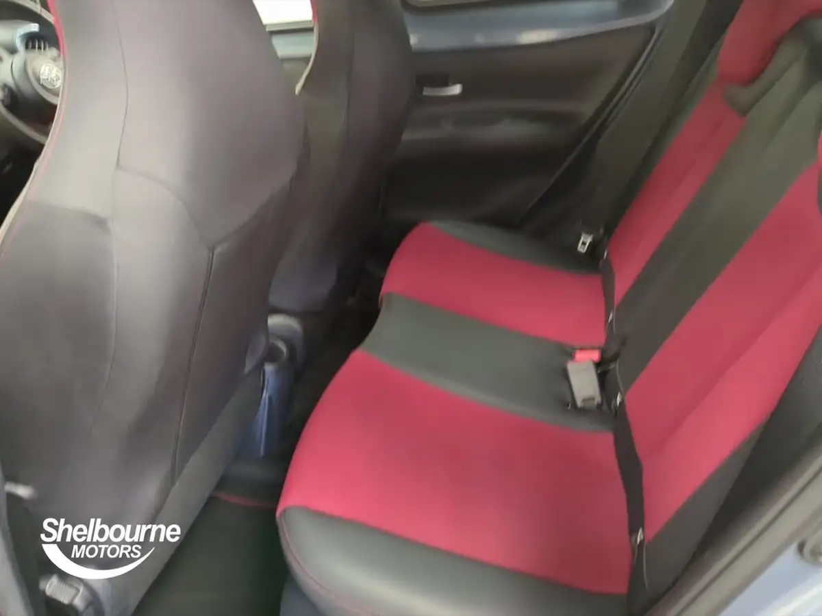 2024-toyota-aygo-x-10-vvt-i-undercover-cvt-big-6