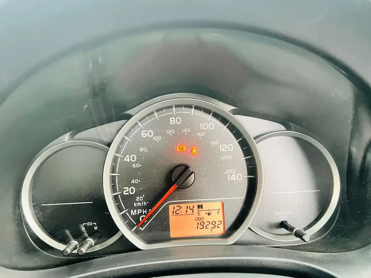 2014-toyota-yaris-133-tr-5d-m-drive-s-big-10