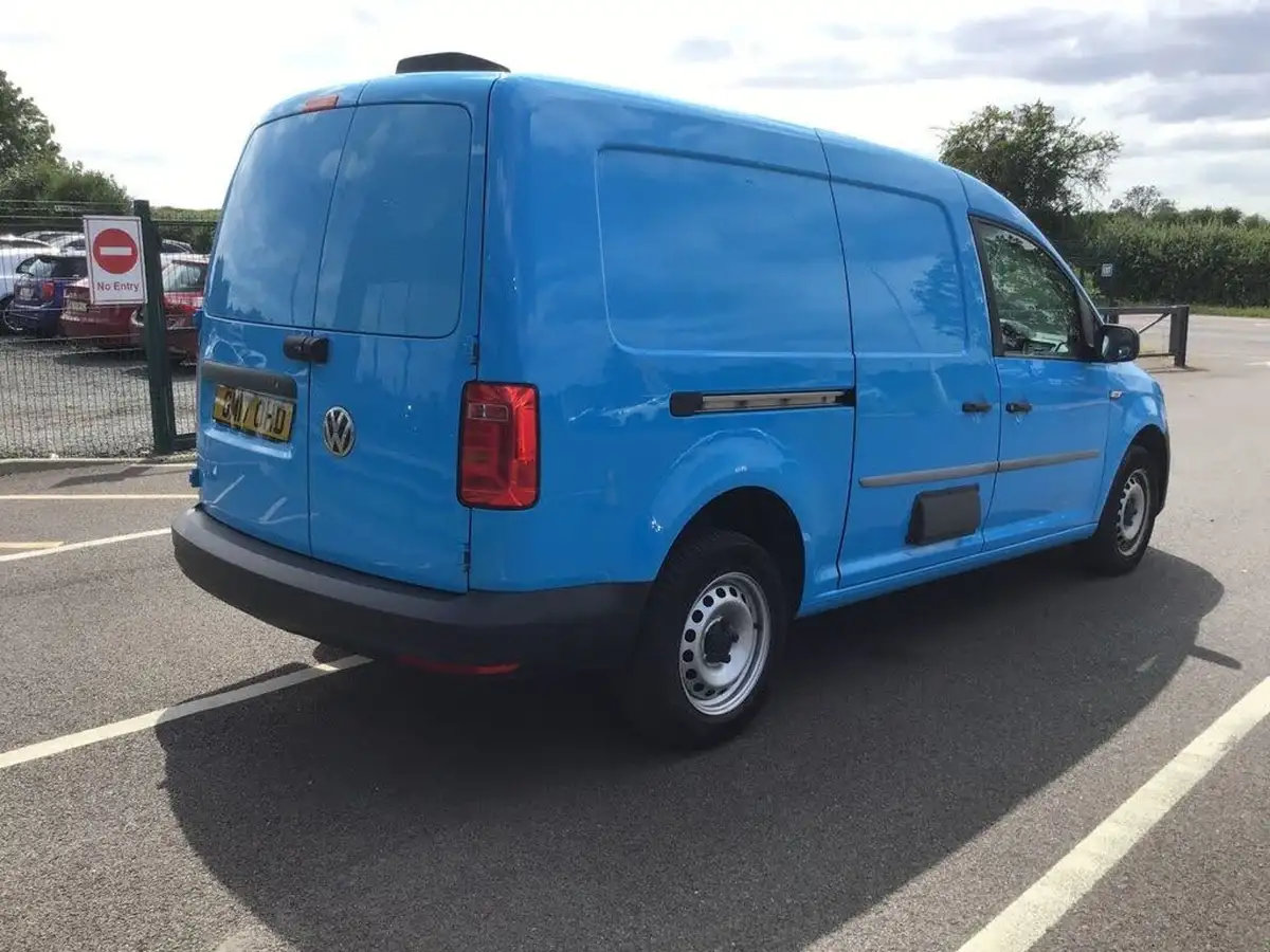 2017-volkswagen-caddy-maxi-20tdi-c20-maxi-startline-bmt-102pseu6-panel-big-10