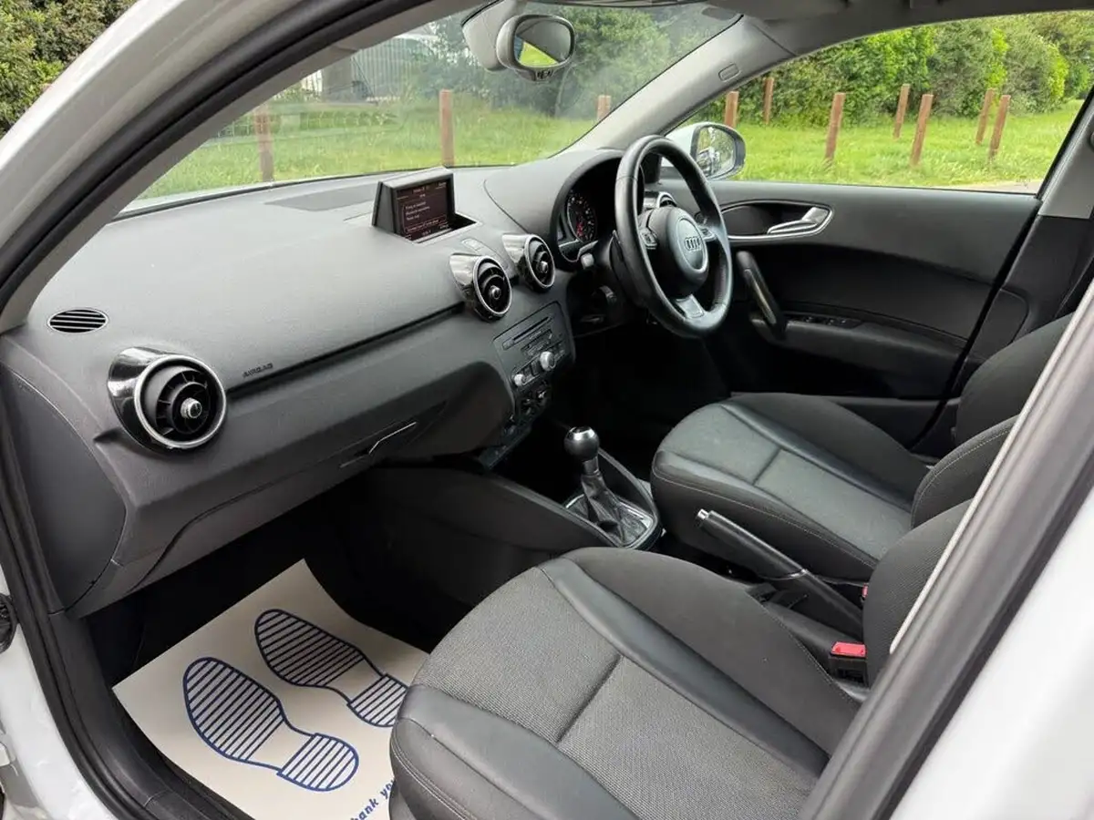 2013-audi-a1-14-tfsi-122ps-sportback-5d-1390cc-s-tronic-big-19