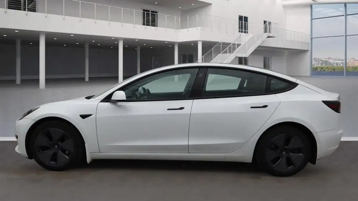 2021-tesla-model-3-e-standard-plus-big-4