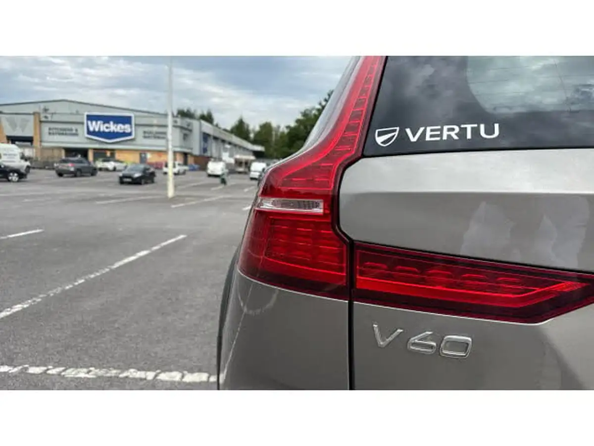 2019-volvo-v60-20td-d4-cross-country-big-31