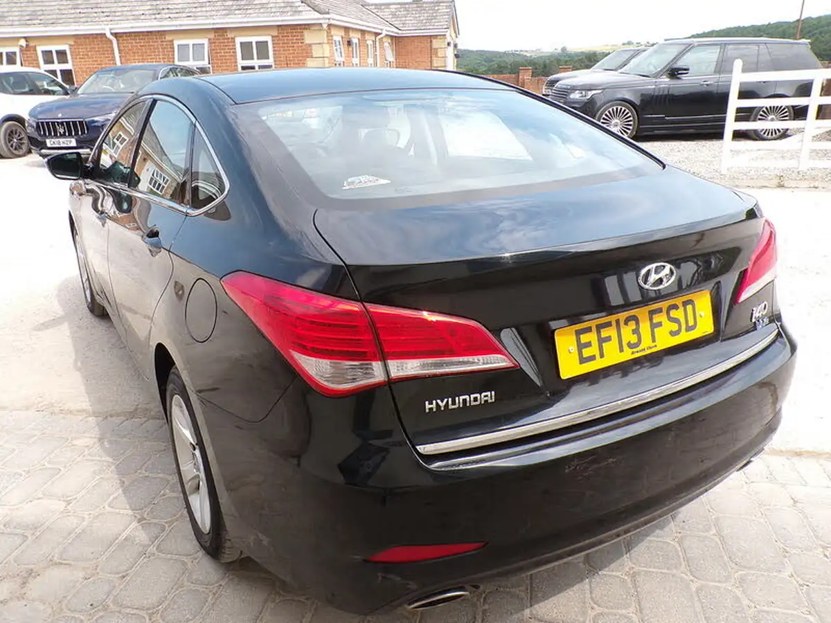 2013-hyundai-i40-17td-active-136ps-saloon-4d-big-5