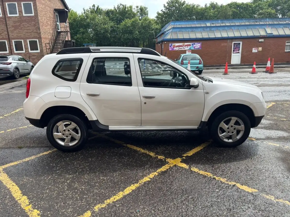 2014-dacia-duster-15d-laureate-110-107bhp-big-2