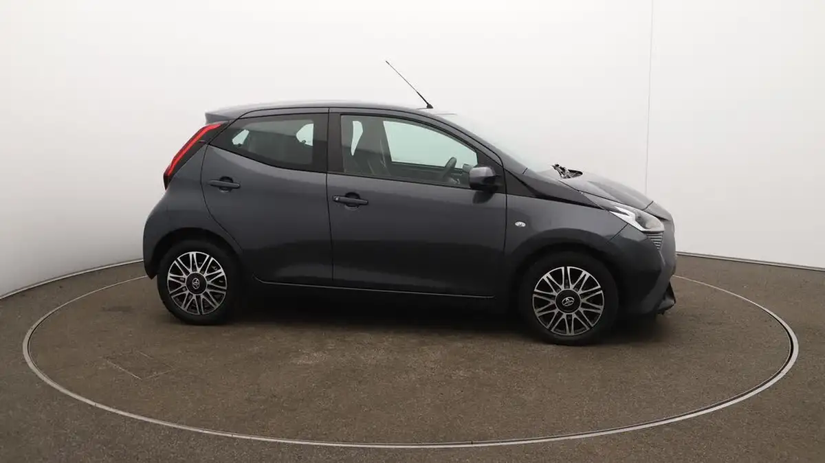 2019-toyota-aygo-10-vvt-i-x-play-tss-x-shift-big-47