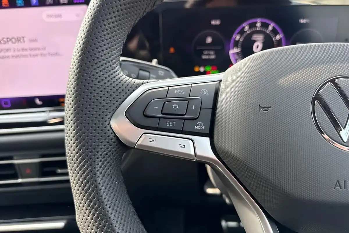 2024-volkswagen-tiguan-15-etsi-r-line-big-44