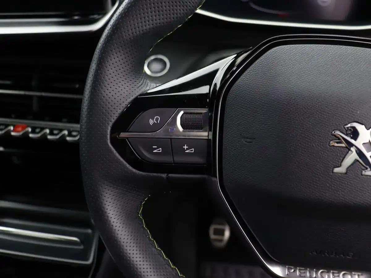 2022-peugeot-2008-suv-12-puretech-gt-big-38