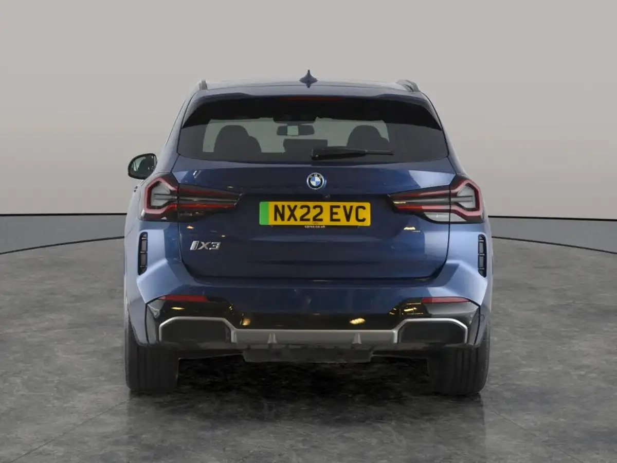 2022-bmw-ix3-e-m-sport-big-13