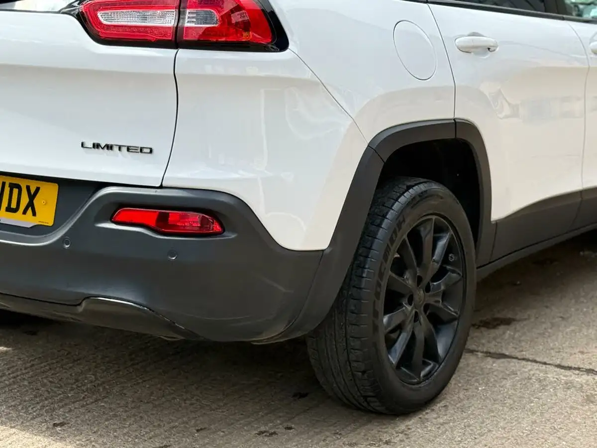 2015-jeep-cherokee-20multijet-ii-limited-4wd-big-27