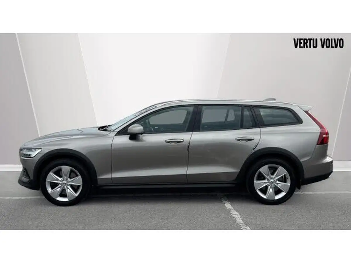 2019-volvo-v60-20td-d4-cross-country-big-7