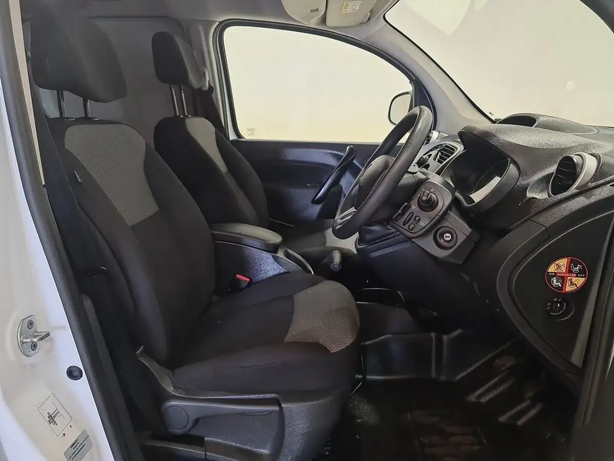 2021-renault-kangoo-maxi-big-2