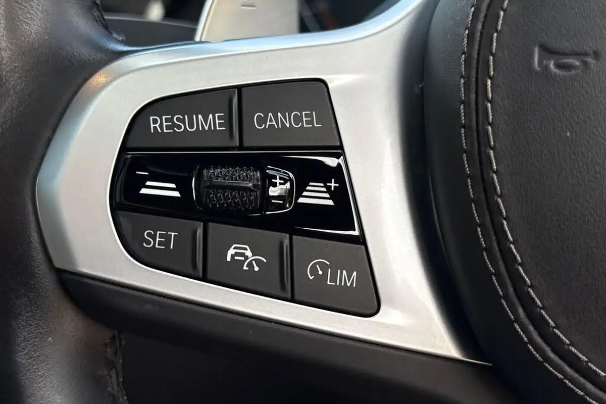 2022-bmw-x7-30td-xdrive-40d-m-sport-big-33