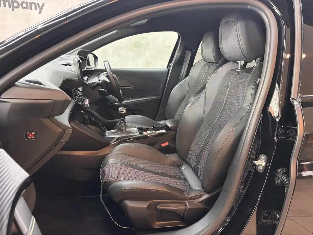 2022-peugeot-208-12-puretech-gt-100bhp-big-19