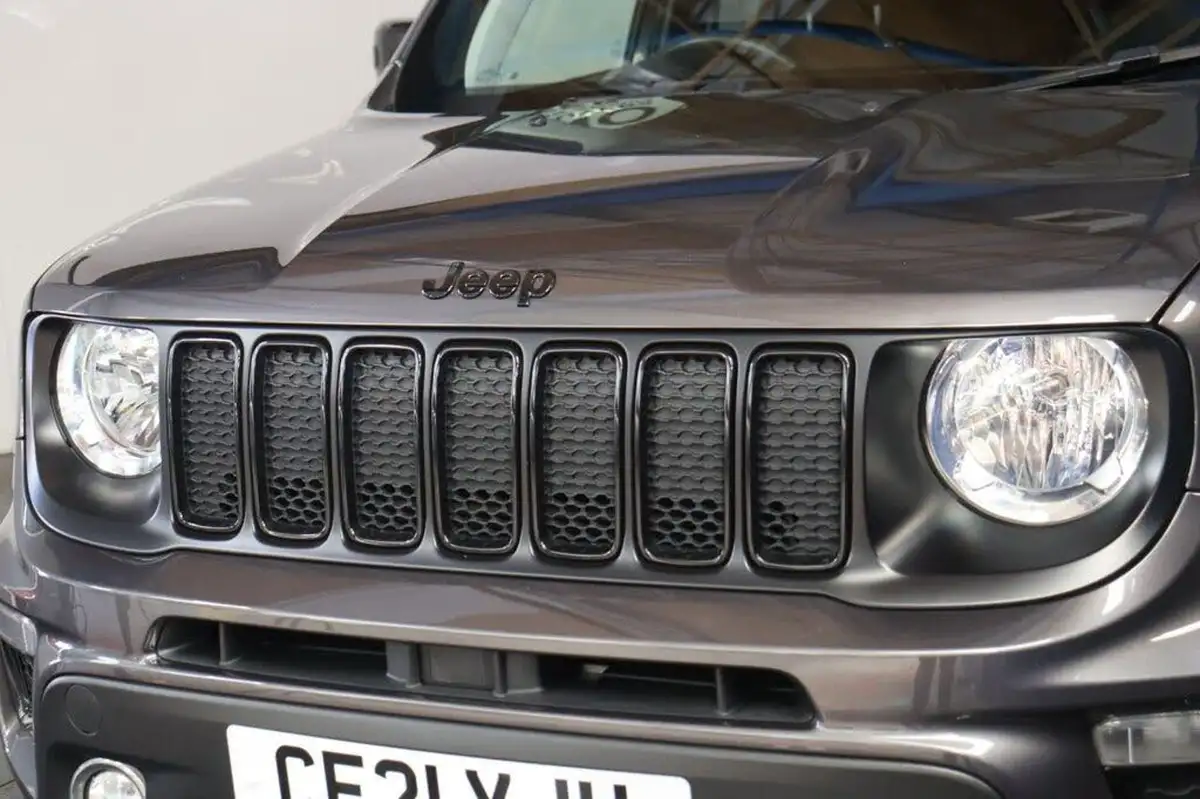 2021-jeep-renegade-10-gse-night-eagle-big-13