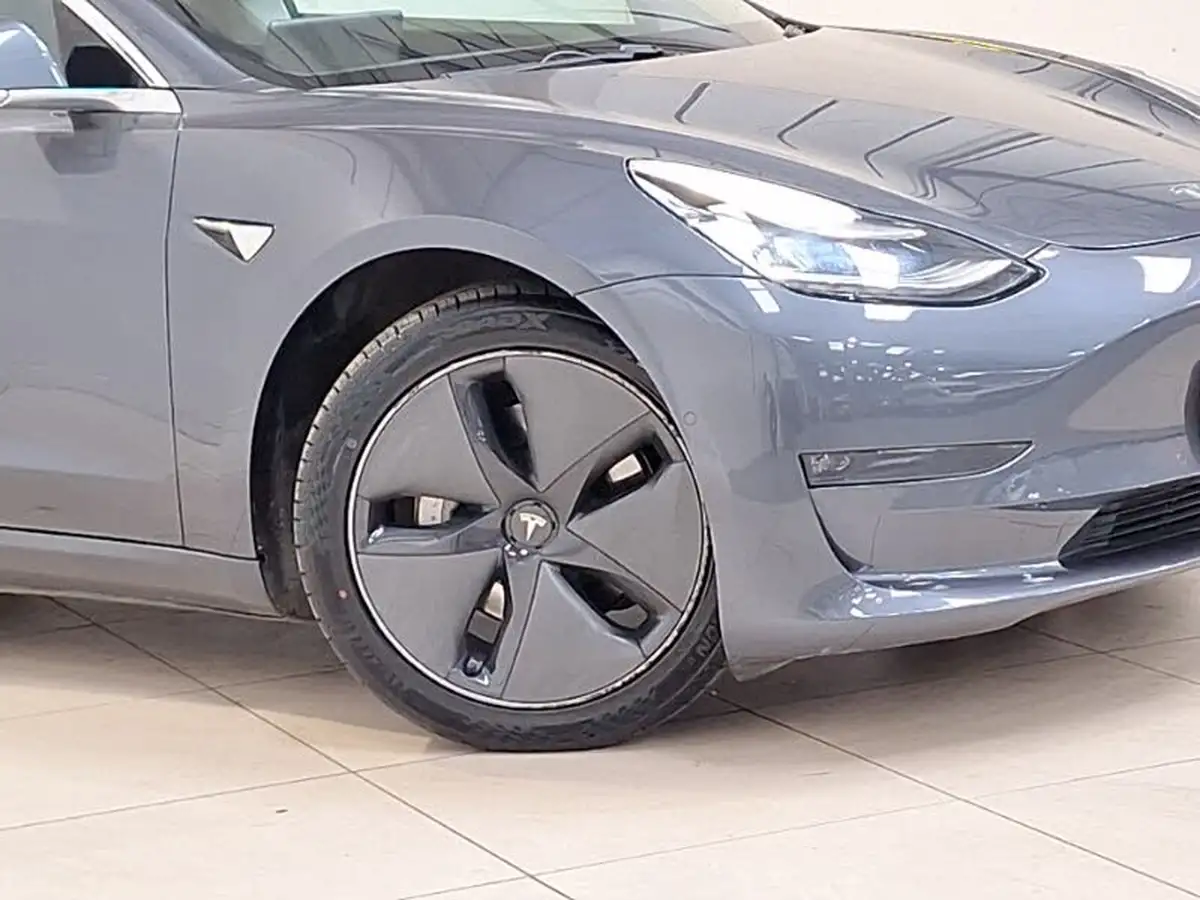 2020-tesla-model-3-e-long-range-big-8