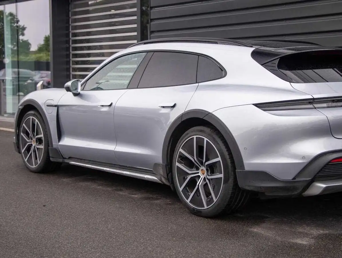 2024-porsche-taycan-e-4-cross-turismo-435ps-big-20